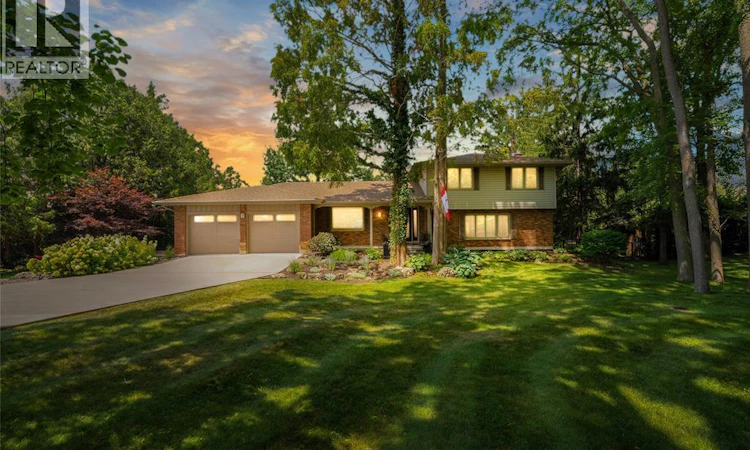 9133 Woodland Crescent
