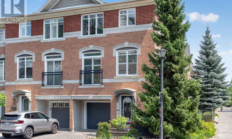 121 Village Private WEST