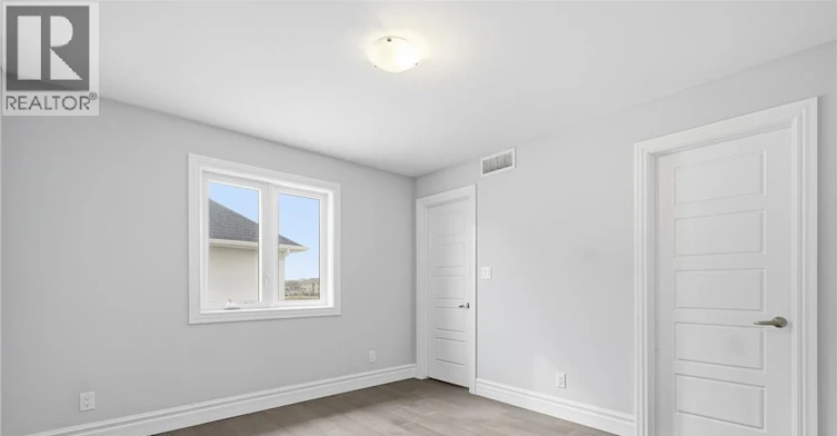 MAIN-8564 Pronovost Place, Windsor, ON, L6Y 0M9 - 32