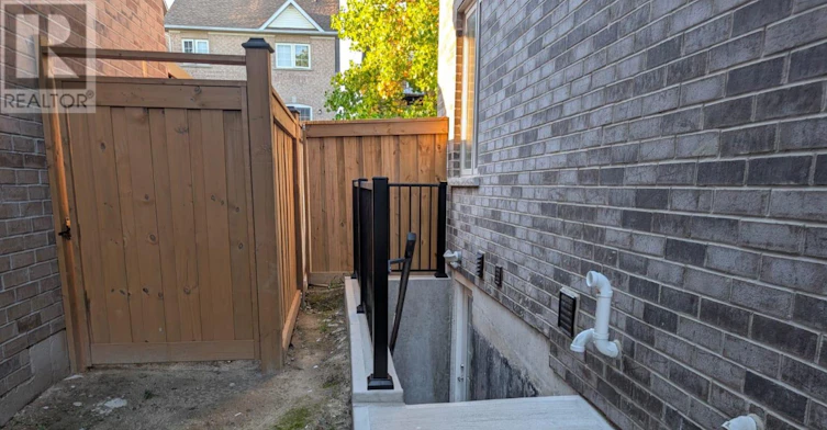 BSMT-41 Morley Crescent, Whitby, ON, L1R 0P1 - 2