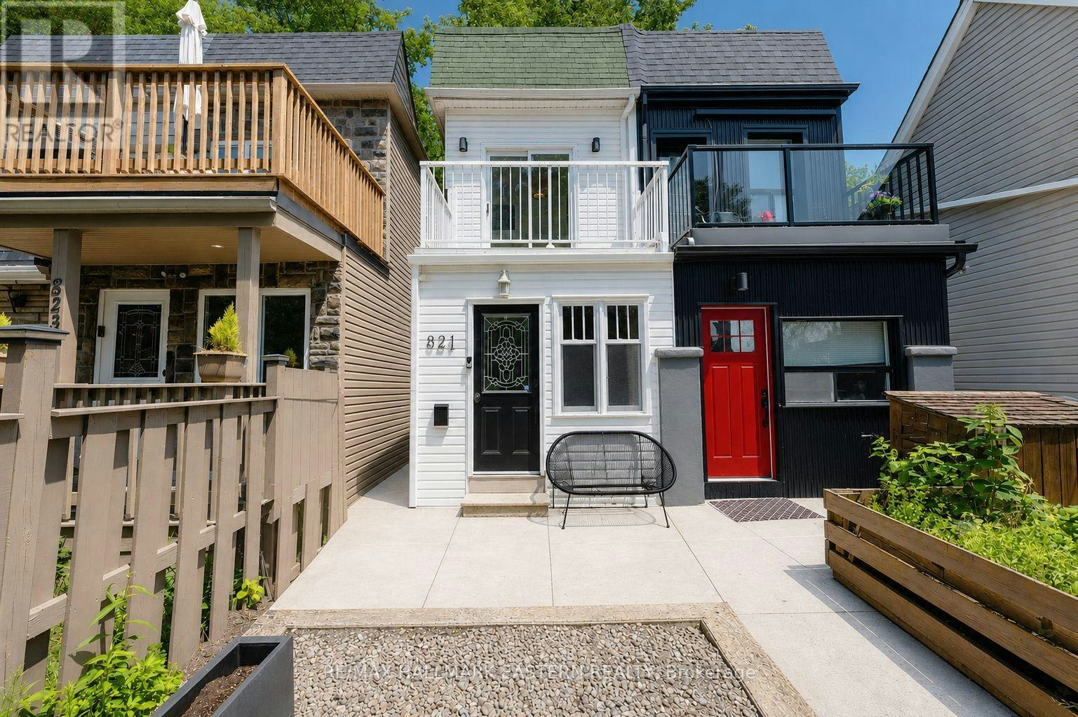 821 Craven Road, Toronto, ON, M4L 2Z7
