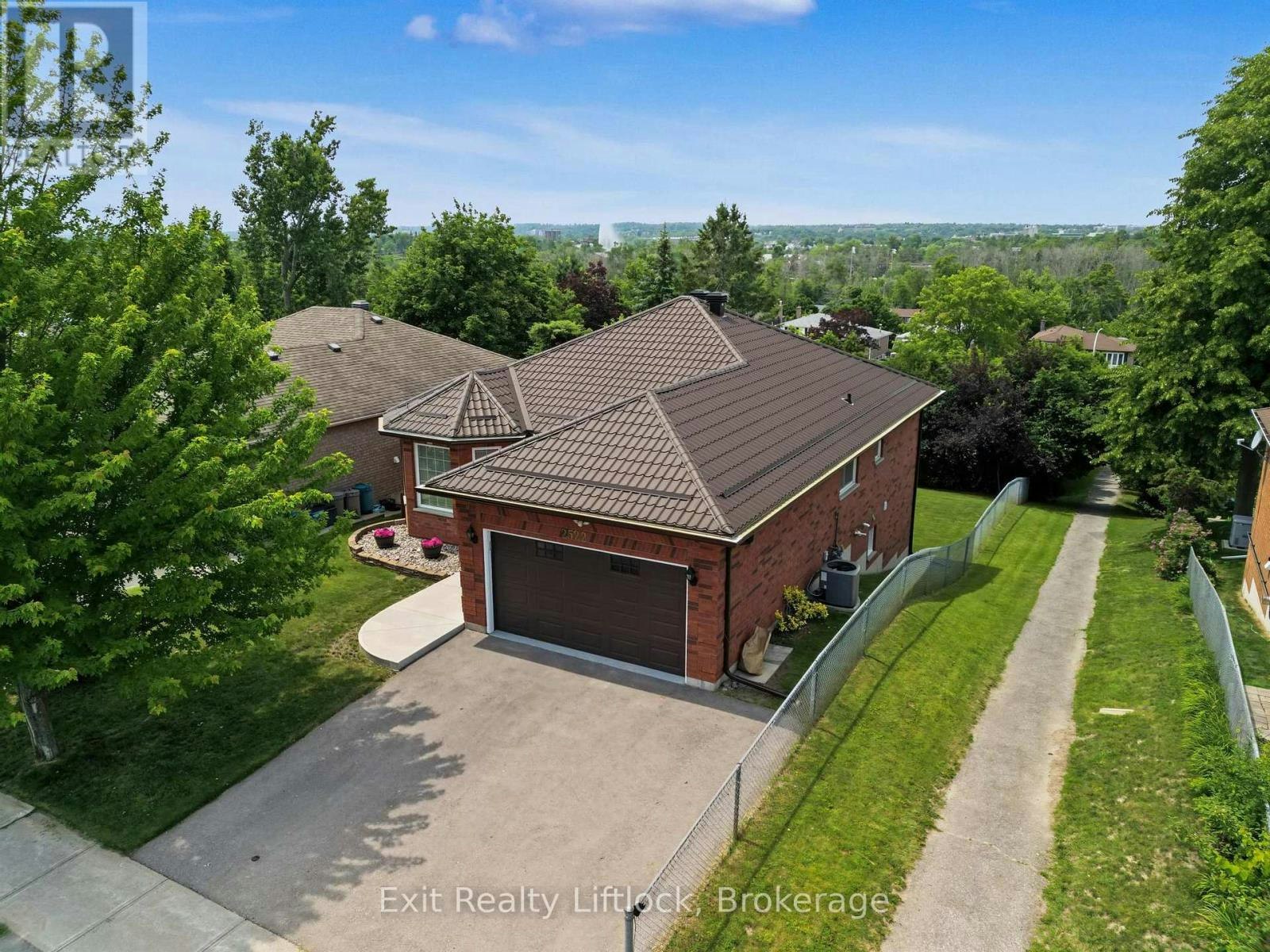 2522 Marsdale Drive, Peterborough, ON, K9L 1R4