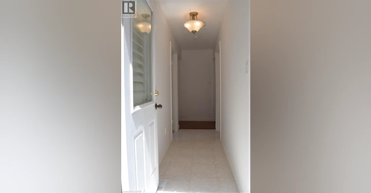 Lower-275 Locheed Drive, Hamilton, ON, L8T 5A4 - 2