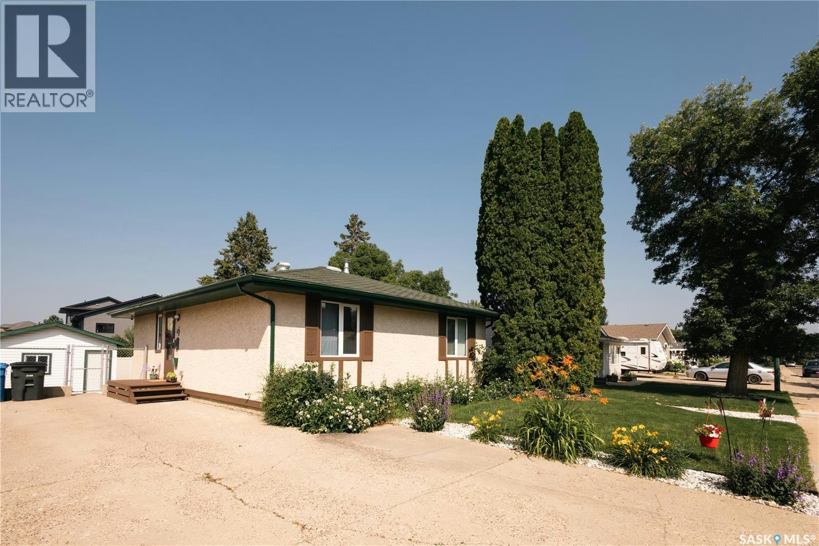 631 Buchanan Drive, Prince Albert, SK, S6V 5Z7