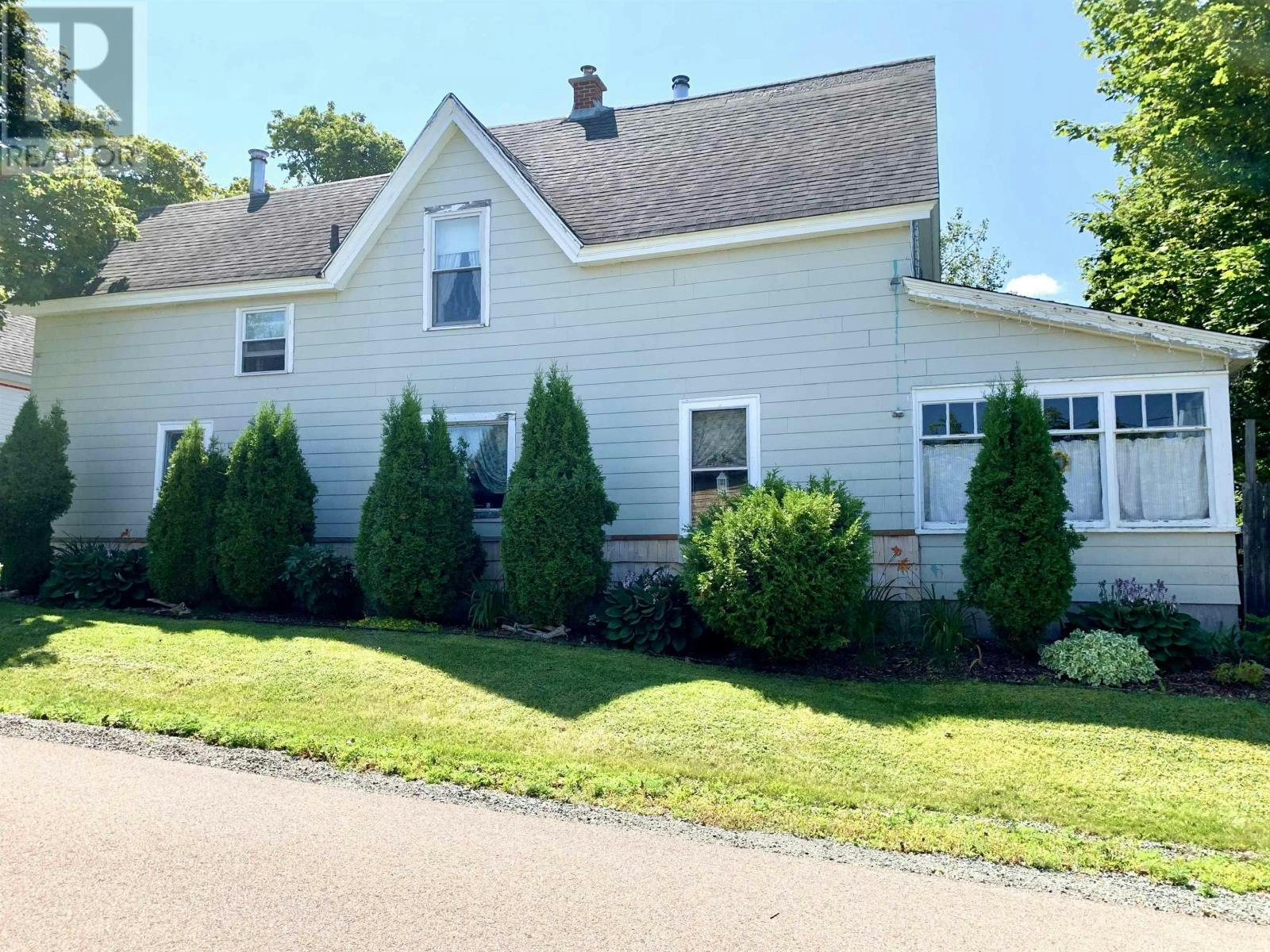 26 Starr Street, Springhill, NS, B0M 1X0