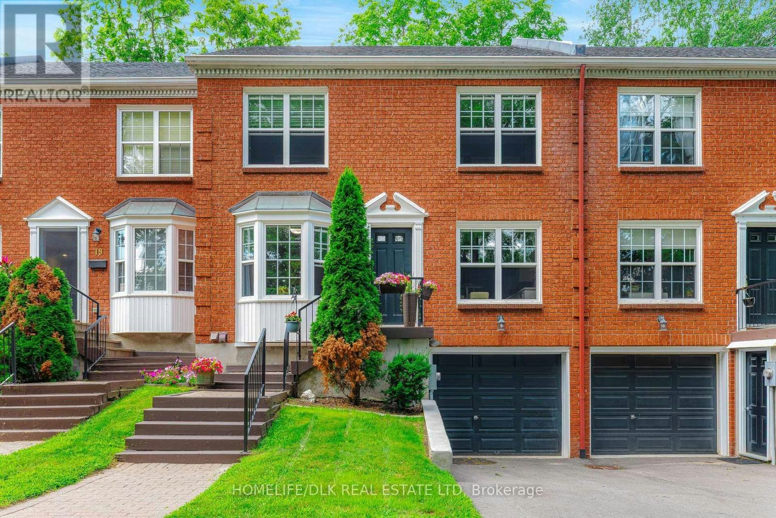 18 Country Club Place, Elizabethtown, ON, K6V 6T7