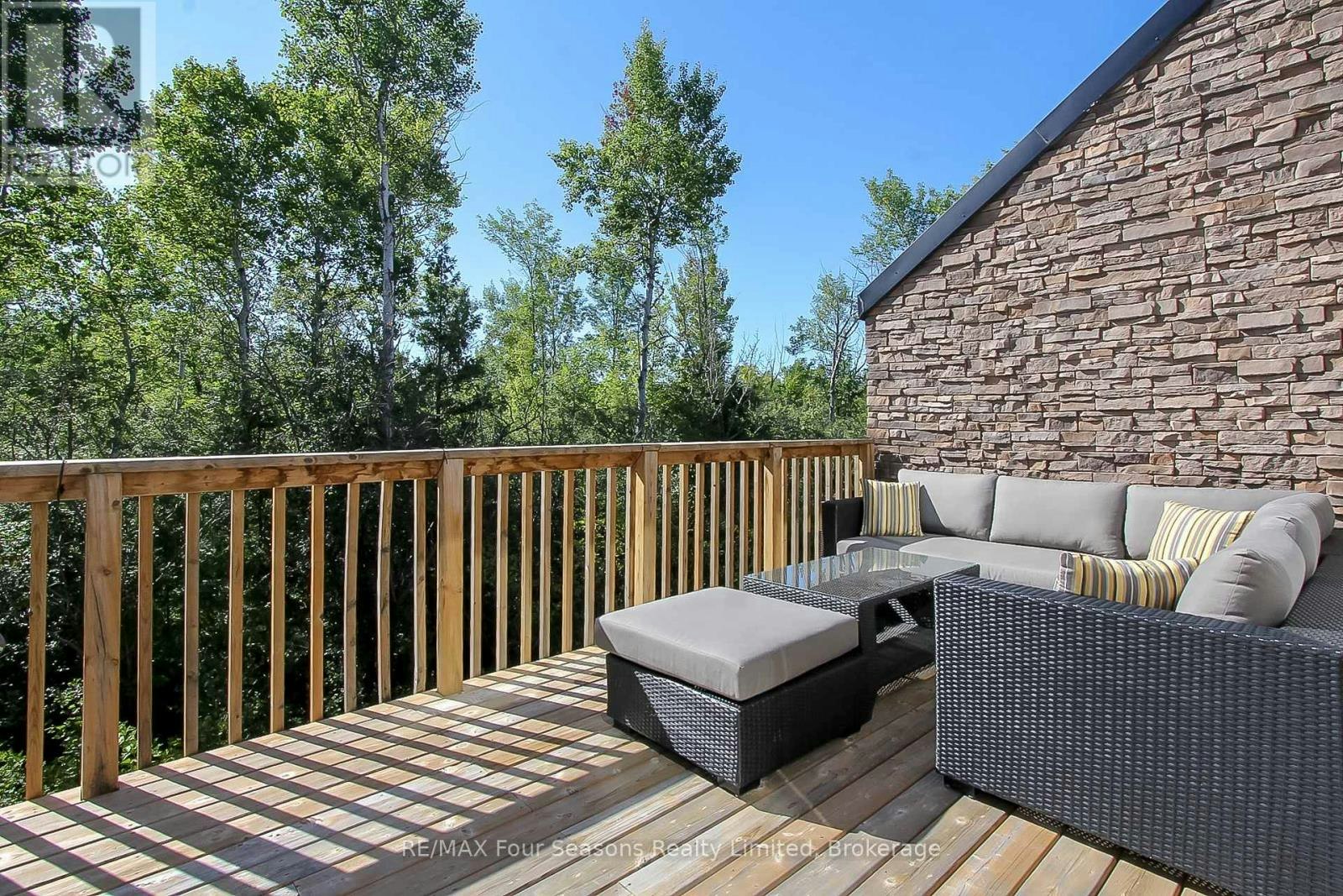 12 Robbie Way, Collingwood, ON, L9Y 0X5 - 2