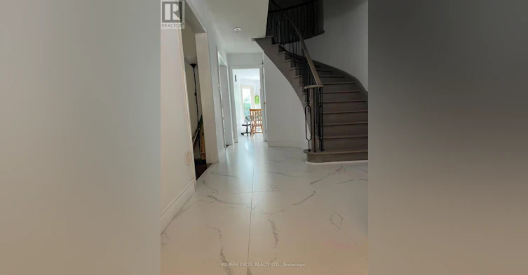 MAIN-60 Normandy Crescent, Richmond Hill, ON, L4C 8L7 - 10