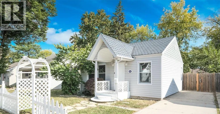 502 Josephine, Windsor, ON, N9B 2L1 - 2