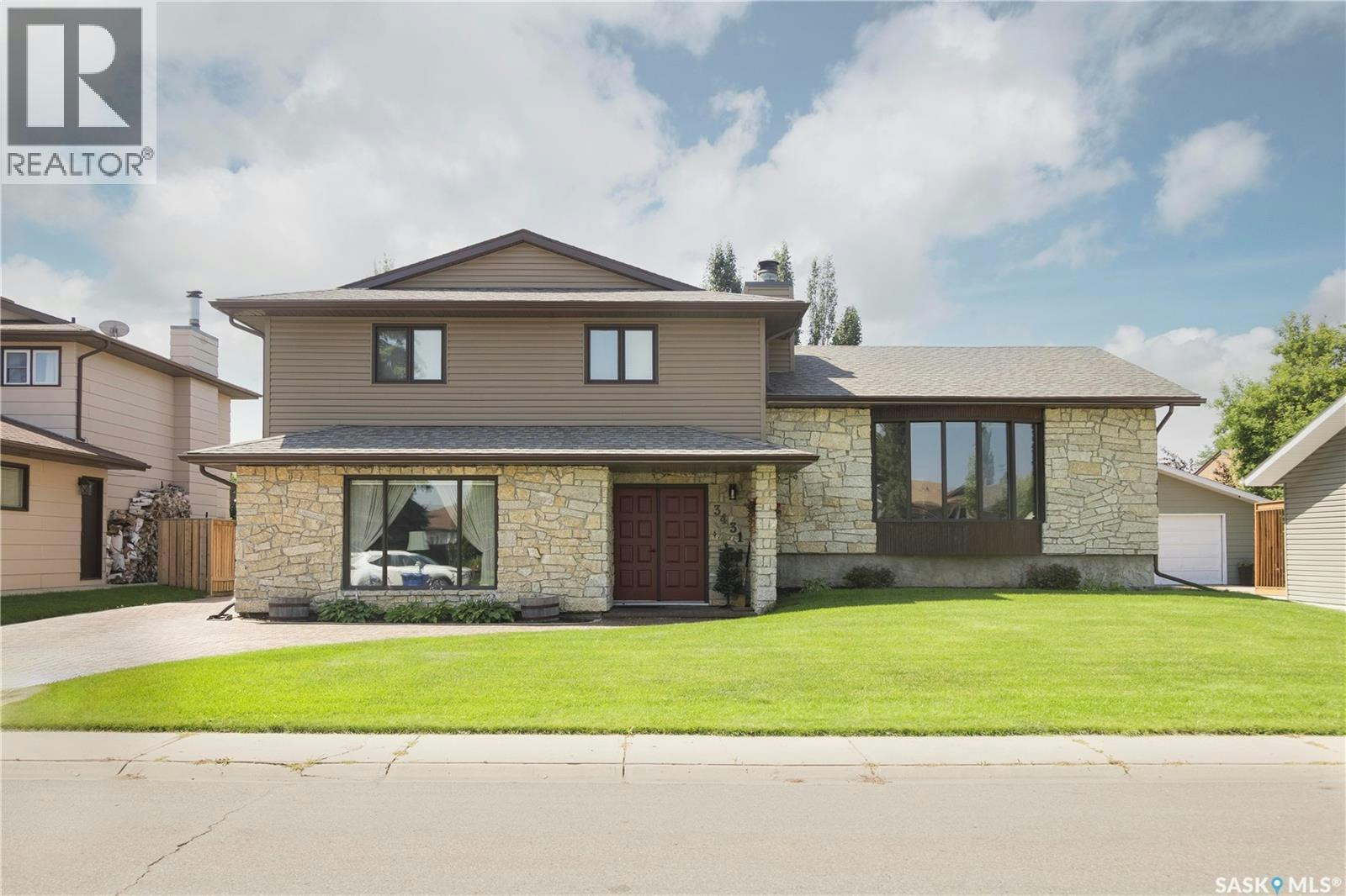 3431 Eagle Crescent, Prince Albert, SK, S6V 7N5