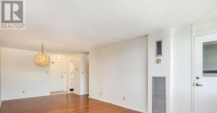 510-555 Brittany Drive, Ottawa, ON, K1K 4C5 - 8