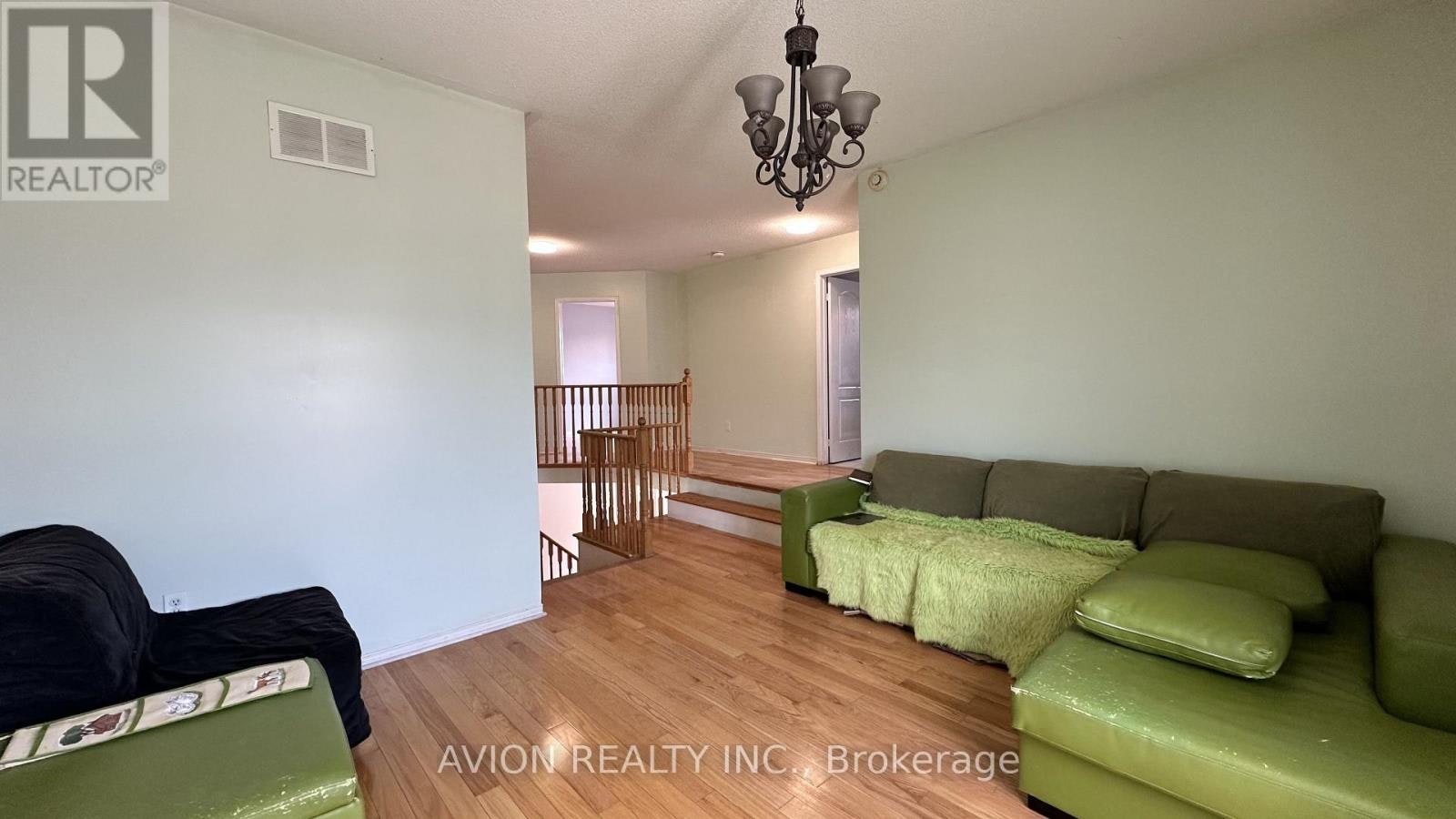 61 Crannyfield Drive, Brampton, ON, L7A 3X3 - 6