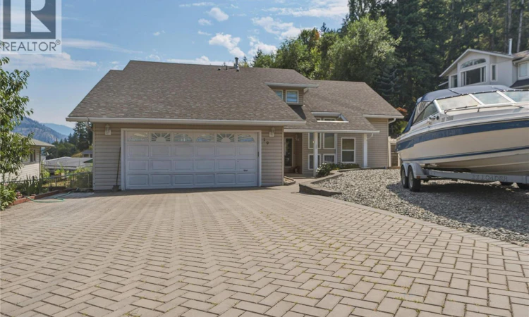 19 Preston Crescent