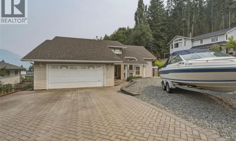 19 Preston Crescent