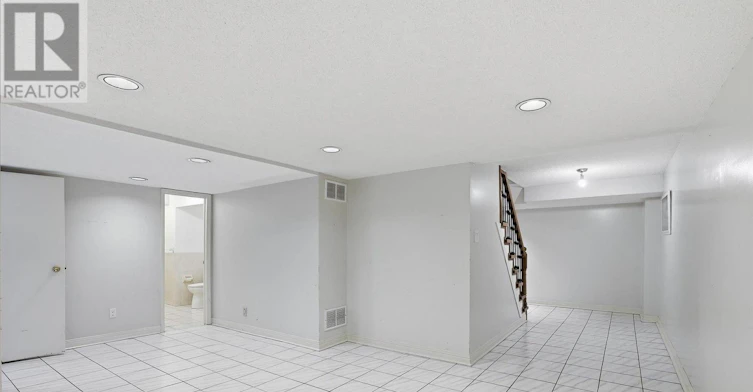 73 Jessica Gardens, Vaughan, ON, L4J 3G1 - 37