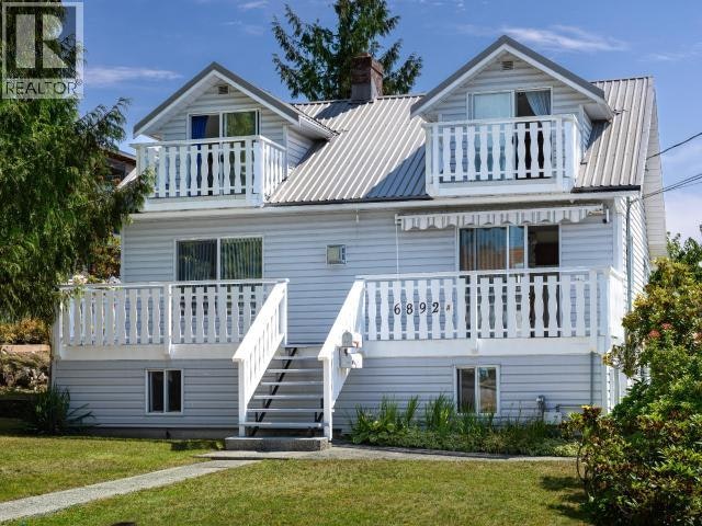 6892 Burnaby Street, Powell River, BC