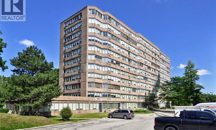 105-3227 King Street E