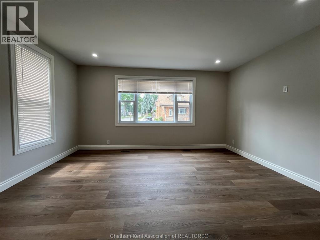 205 St.Clair Street, Chatham-Kent, ON, N7L 3J4 - 4