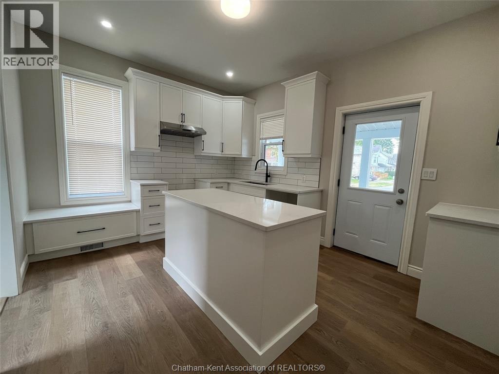 205 St.Clair Street, Chatham-Kent, ON, N7L 3J4 - 2