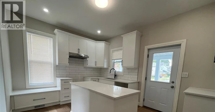 205 St.Clair Street, Chatham-Kent, ON, N7L 3J4 - 2