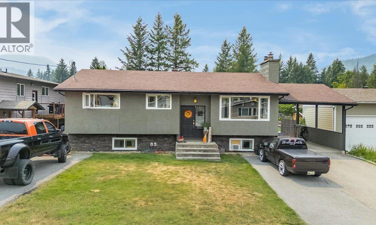 77 Walnut Avenue