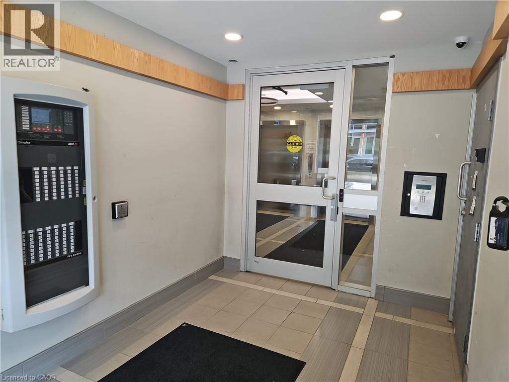255-258B Sunview Street, Waterloo, ON, N2L 3V9 - 4