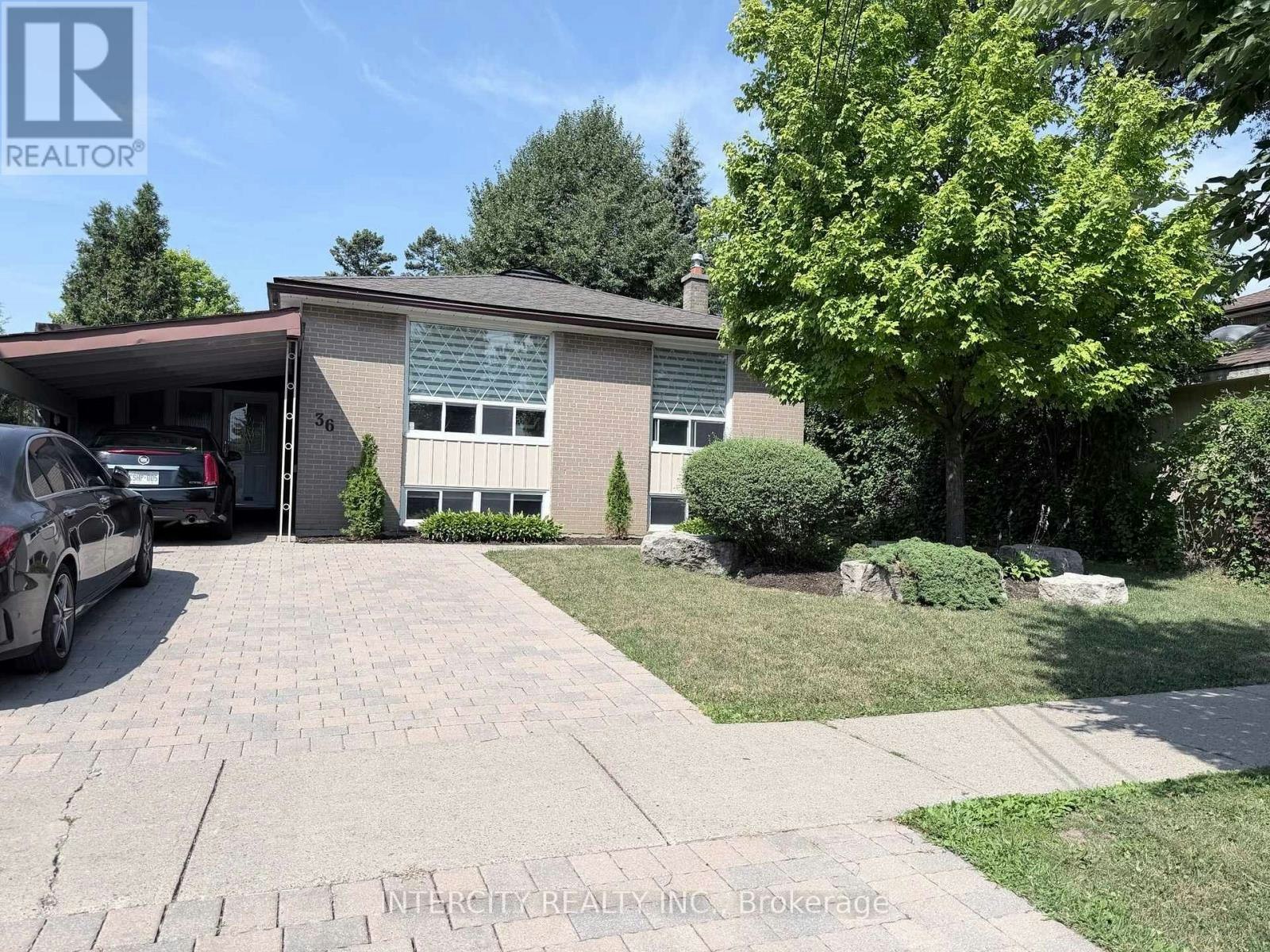 36 Strathburn Boulevard, Toronto, ON, M9M 2K3