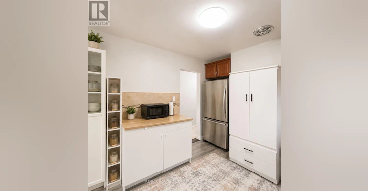 UPPER-283 45th Street EAST, Hamilton, ON, L8T 3K7 - 3