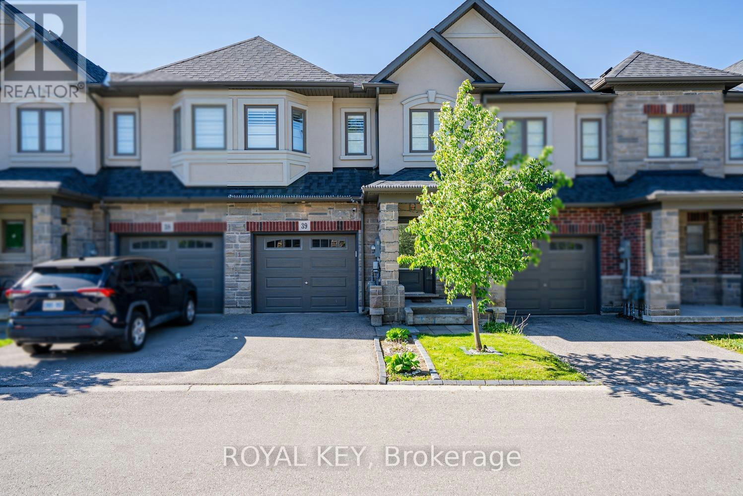39-324 Equestrian Way, Cambridge, ON, N3E 0C1 - 2
