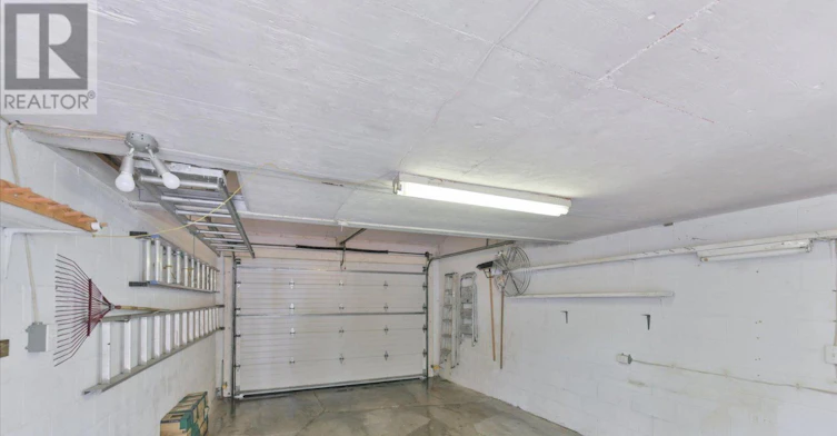 MAIN & BSMT-13 Silver Avenue, Toronto, ON, M6R 1X9 - 25