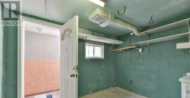 MAIN & BSMT-13 Silver Avenue, Toronto, ON, M6R 1X9 - 19