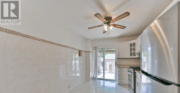 MAIN & BSMT-13 Silver Avenue, Toronto, ON, M6R 1X9 - 6