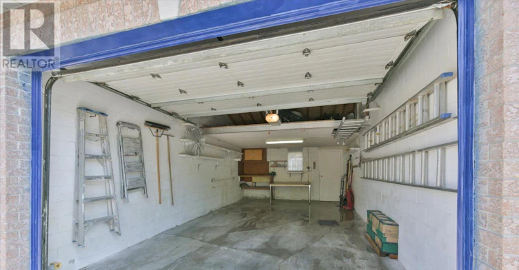 MAIN & BSMT-13 Silver Avenue, Toronto, ON, M6R 1X9 - 26