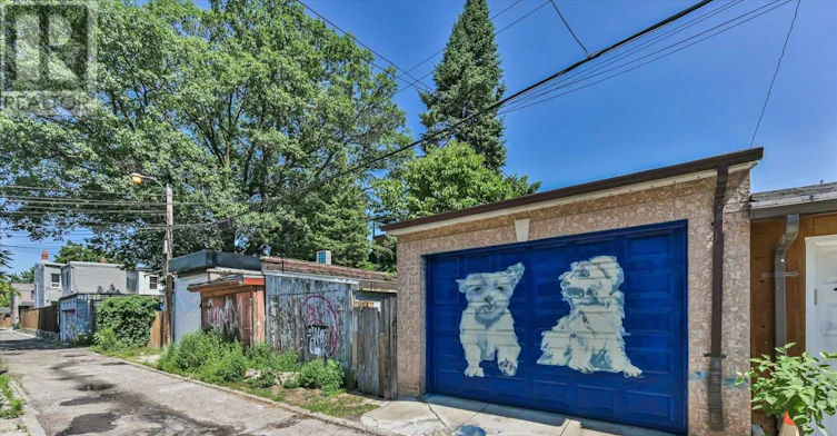 MAIN & BSMT-13 Silver Avenue, Toronto, ON, M6R 1X9 - 27