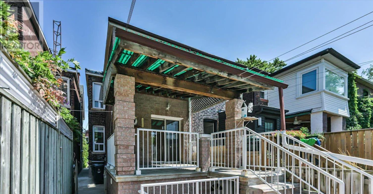 MAIN & BSMT-13 Silver Avenue, Toronto, ON, M6R 1X9 - 23