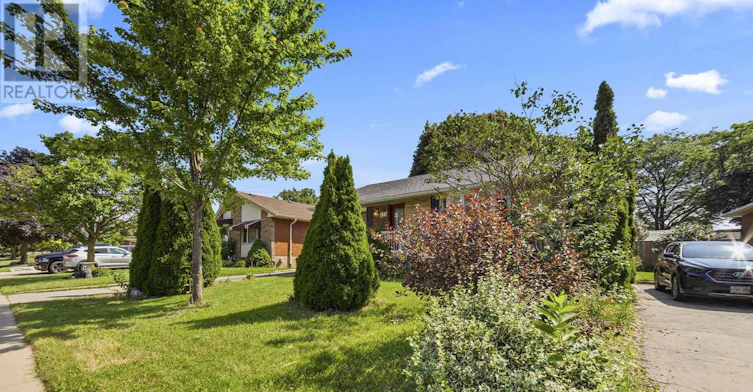 115 Kings Forest Drive, Hamilton, ON, L8T 4J8 - 2