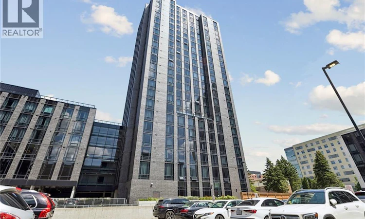 131-145 Columbia Street W