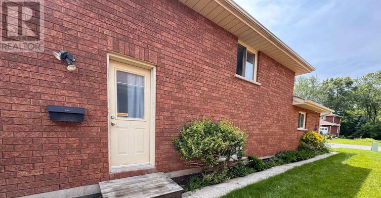 28 Oak Ridge Boulevard, Belleville, ON, K8N 5W1 - 3