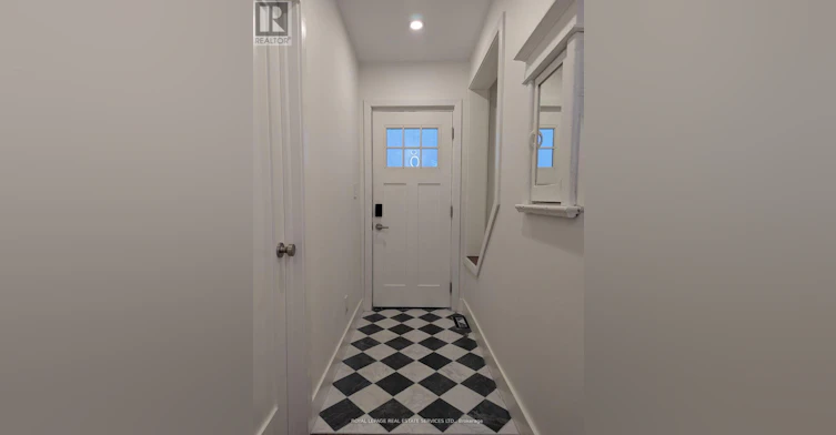MAIN-264A Hastings Avenue, Toronto, ON, M4L 2M1 - 2