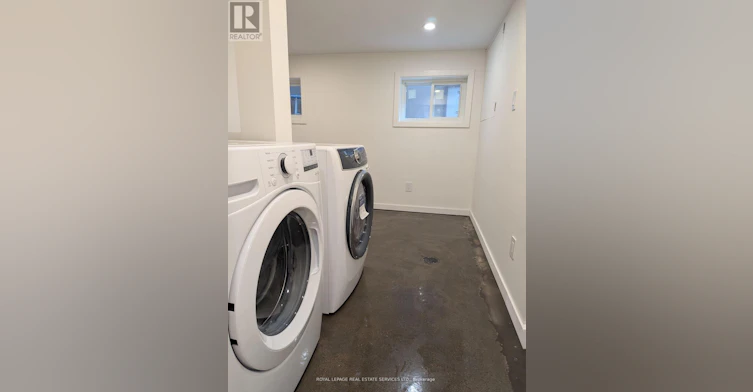 MAIN-264A Hastings Avenue, Toronto, ON, M4L 2M1 - 16