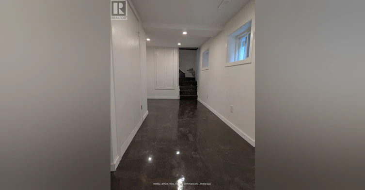 MAIN-264A Hastings Avenue, Toronto, ON, M4L 2M1 - 13