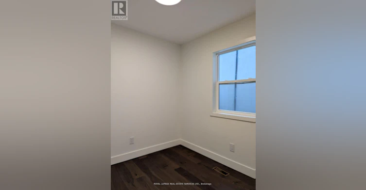 MAIN-264A Hastings Avenue, Toronto, ON, M4L 2M1 - 11