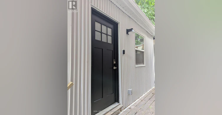 MAIN-264A Hastings Avenue, Toronto, ON, M4L 2M1