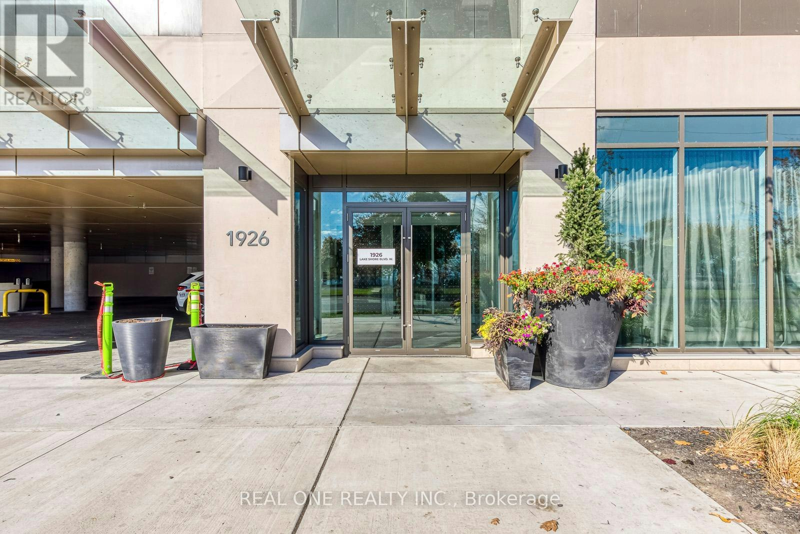 1809-1926 Lake Shore Boulevard W, Toronto, ON, M5S 0B1 - 5