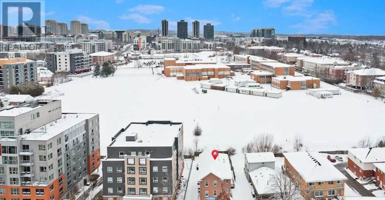 A-327 Spruce Street, Waterloo, ON, N2L 3M6 - 3