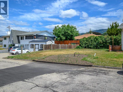 3401 12 Street - 3