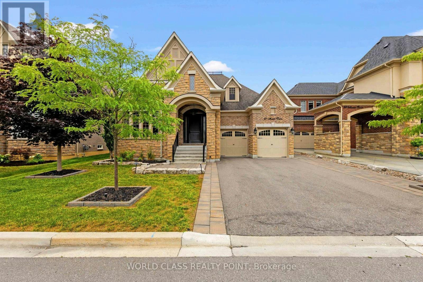 31 Munsie Drive, King, ON, L7B 0N8