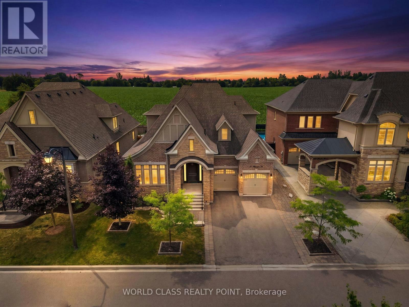 31 Munsie Drive, King, ON, L7B 0N8
