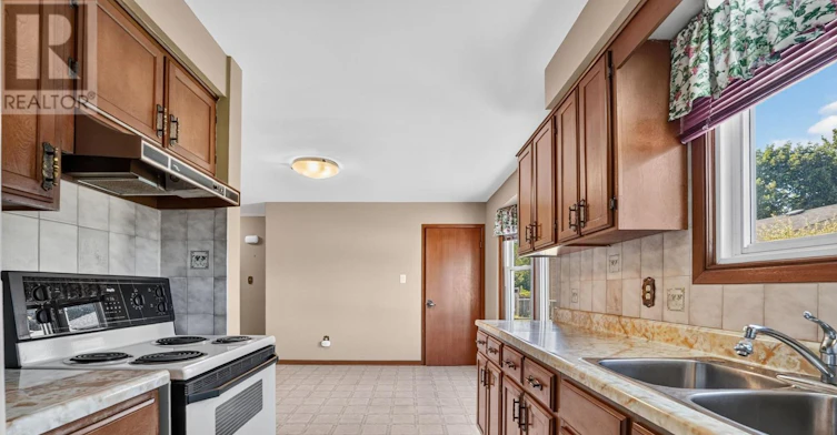 5777 Sunnylea Crescent, Niagara Falls, ON, L2G 2S1 - 10