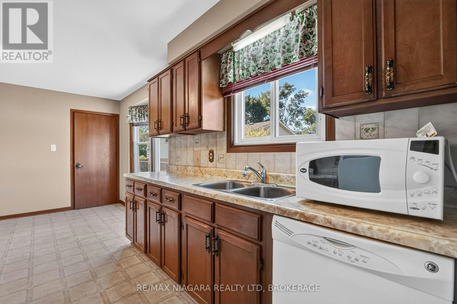 5777 Sunnylea Crescent, Niagara Falls, ON, L2G 2S1 - 9